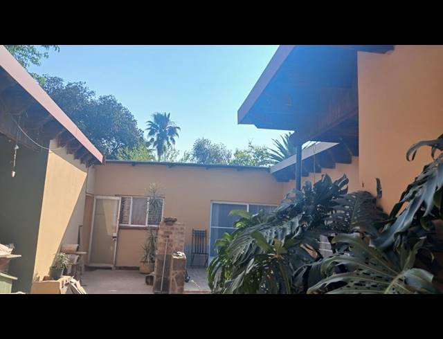 7 BEDROOM HOUSE FOR SALE IN CLAYVILLE